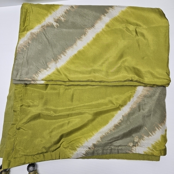 Florabella Throw Saffron Ikat Tie Dye SIlk  Linen Backed Tassels 42 x 70 - Picture 9 of 12